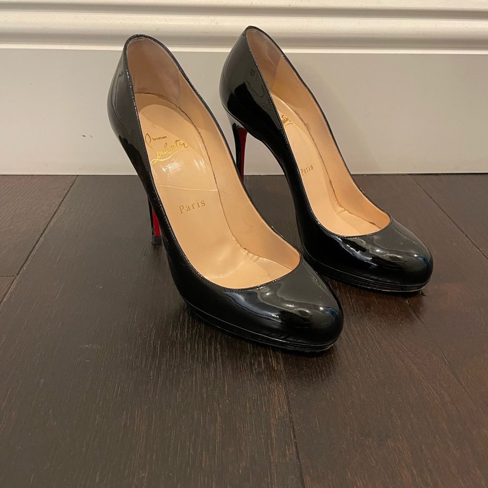 Christian Louboutin Black Parent Leather Round toe Pumps